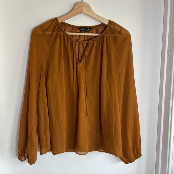 Simply Vera Burnt Orange Tie Neck Balloon Sleeve Shirred Blouse, Size Medium - Picture 2 of 9